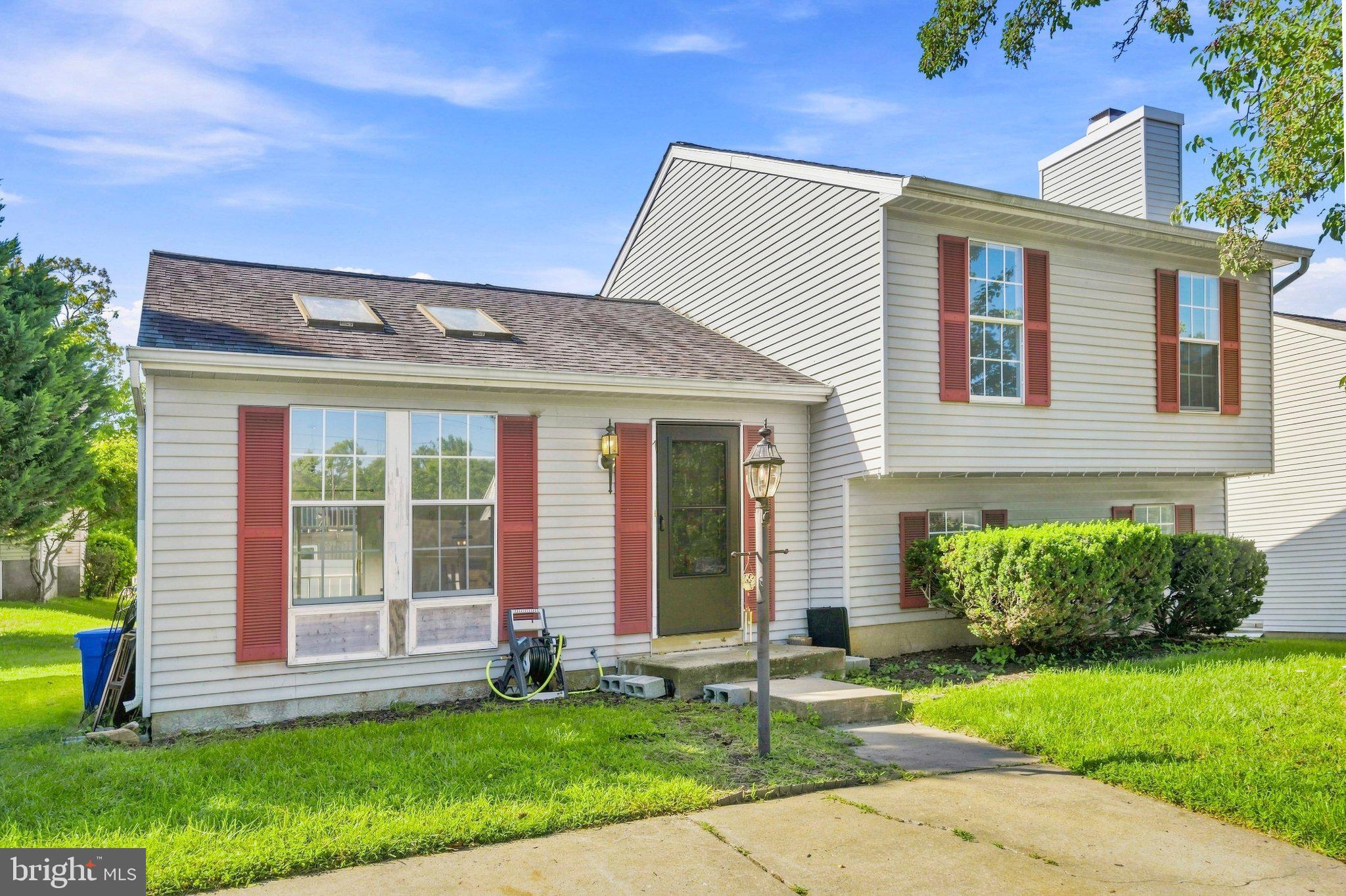 7 BRIARLEAF COURT