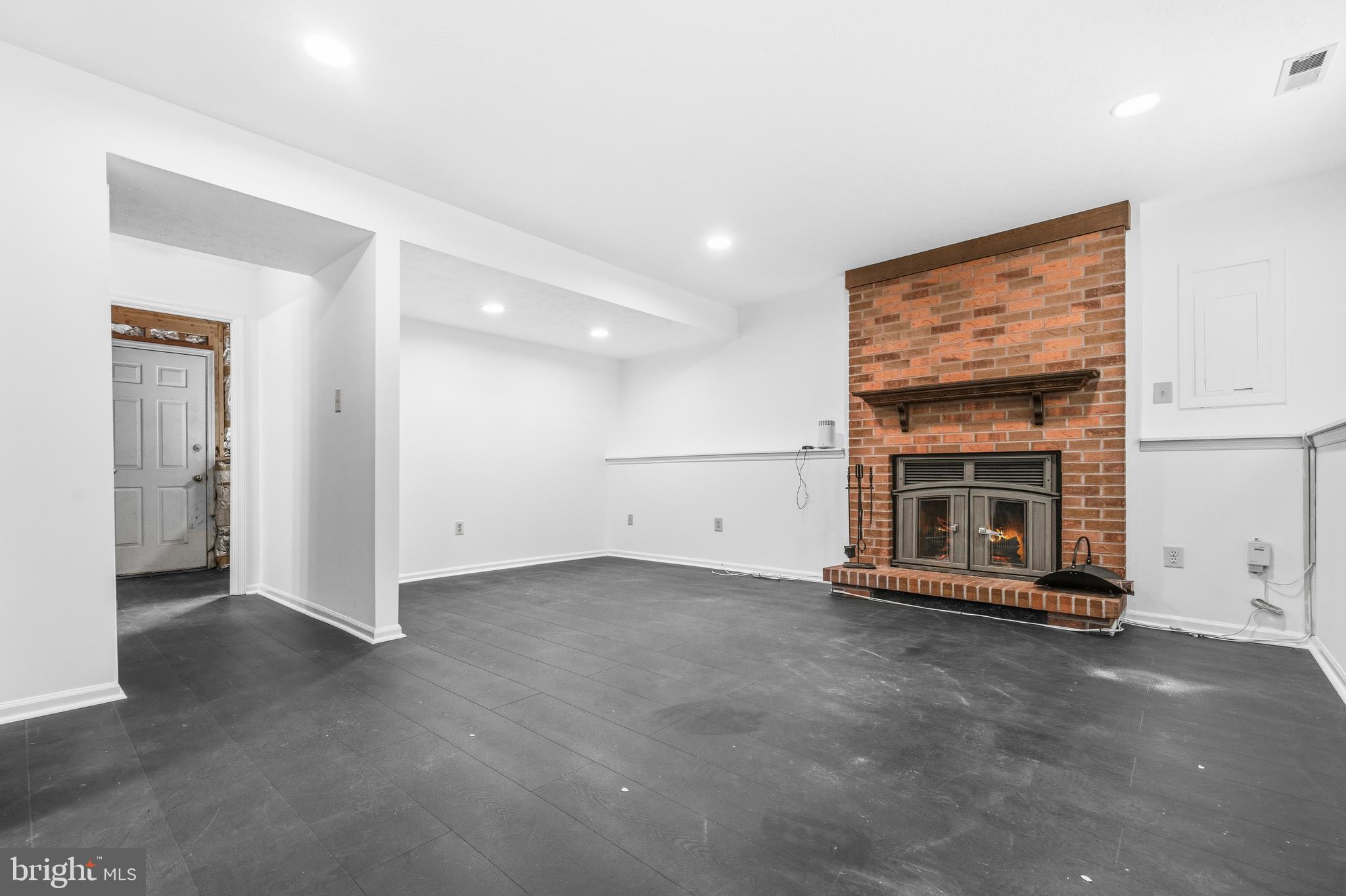 CHADWICK MANOR - Residential