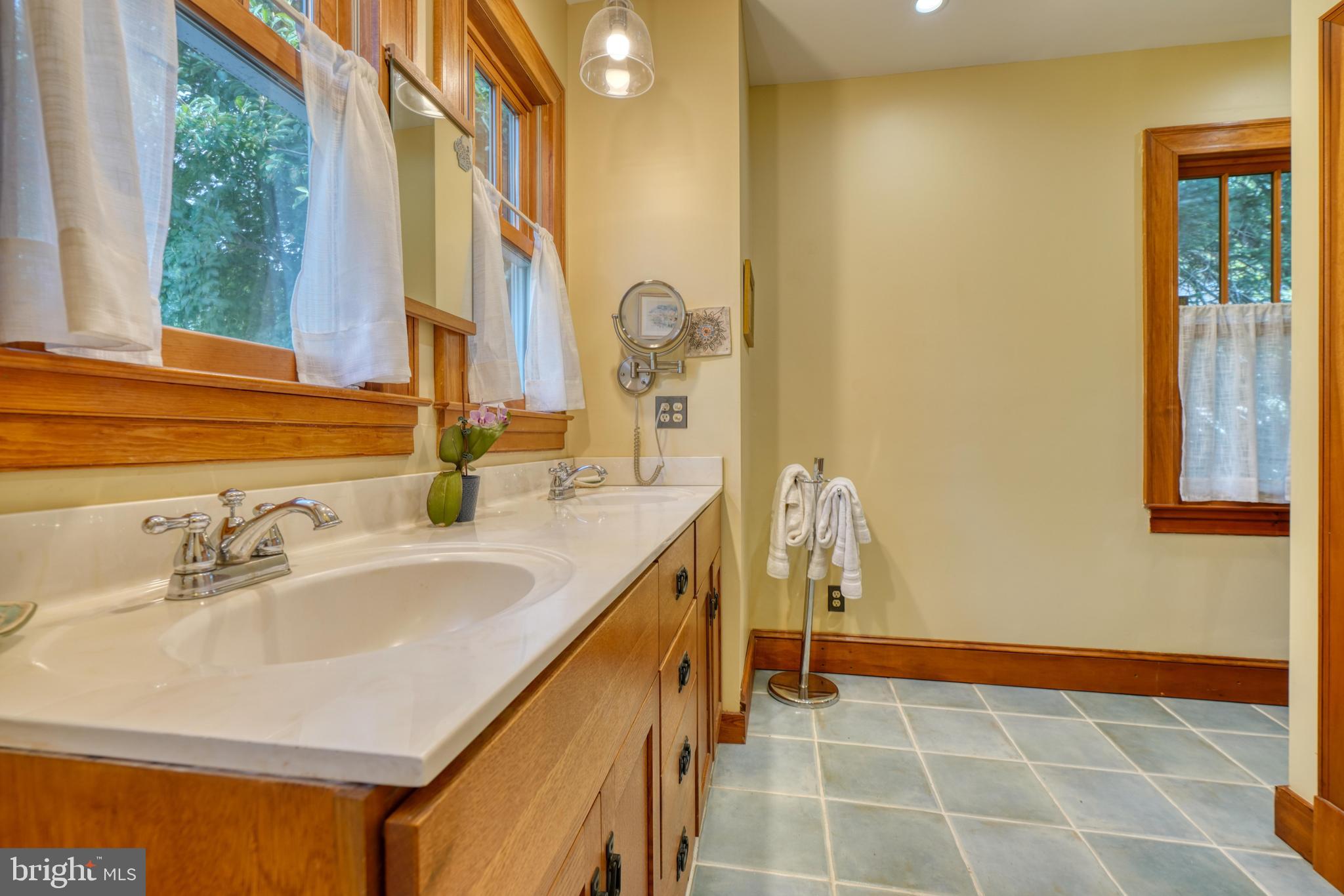 MOUNT WASHINGTON - Residential