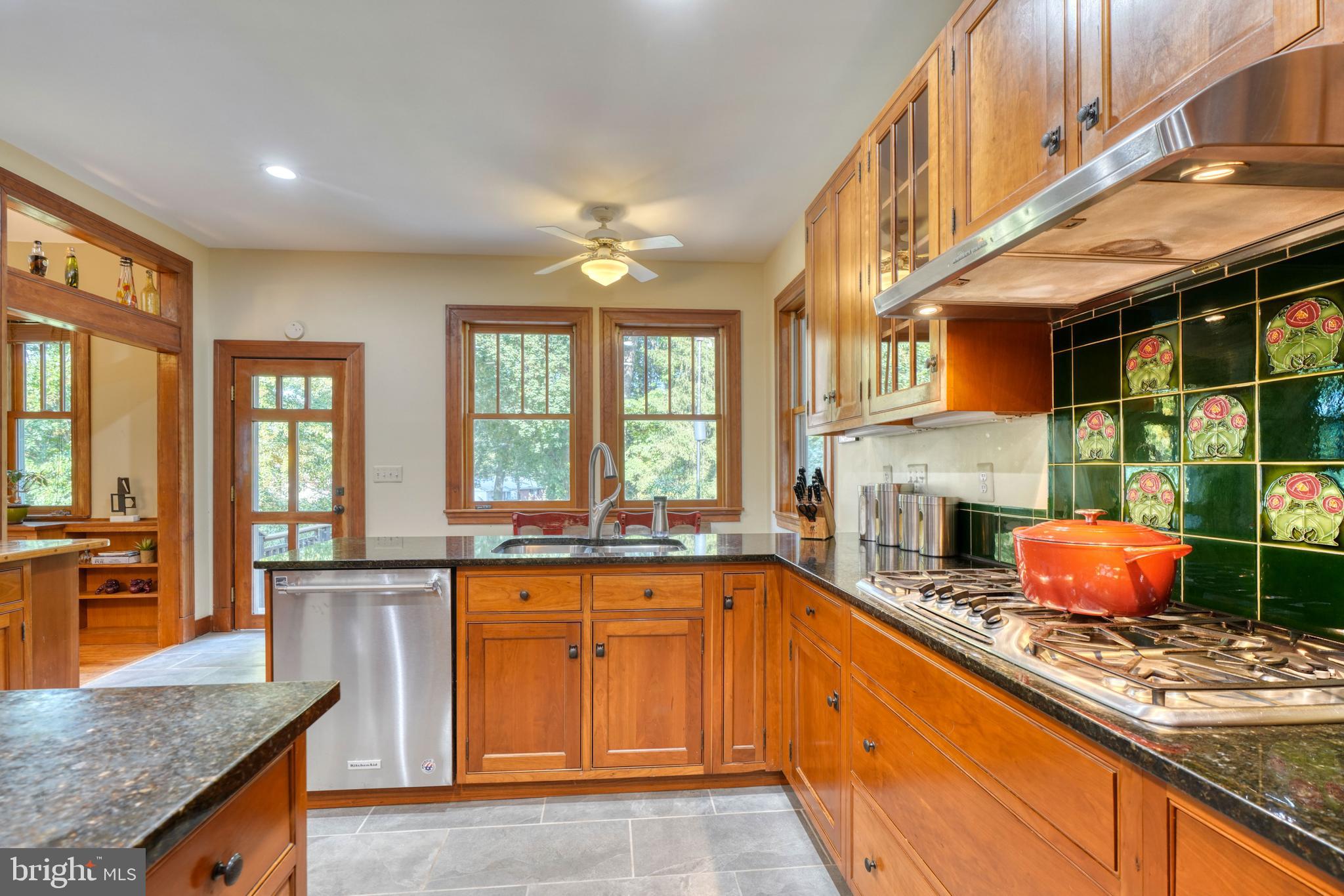 MOUNT WASHINGTON - Residential