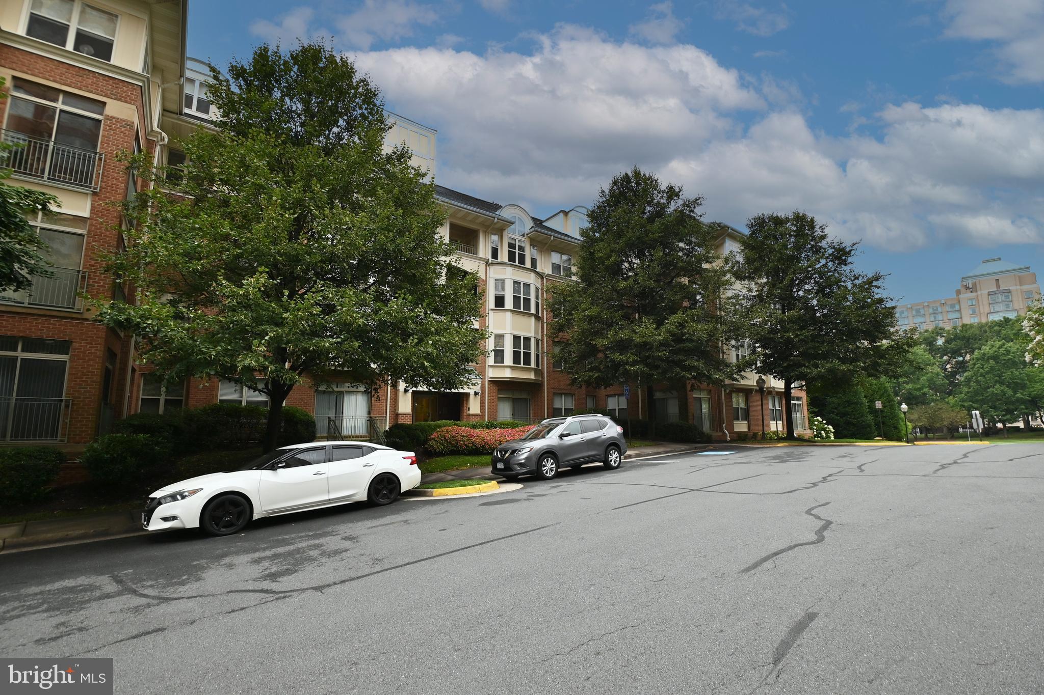 11775 STRATFORD HOUSE PLACE 104