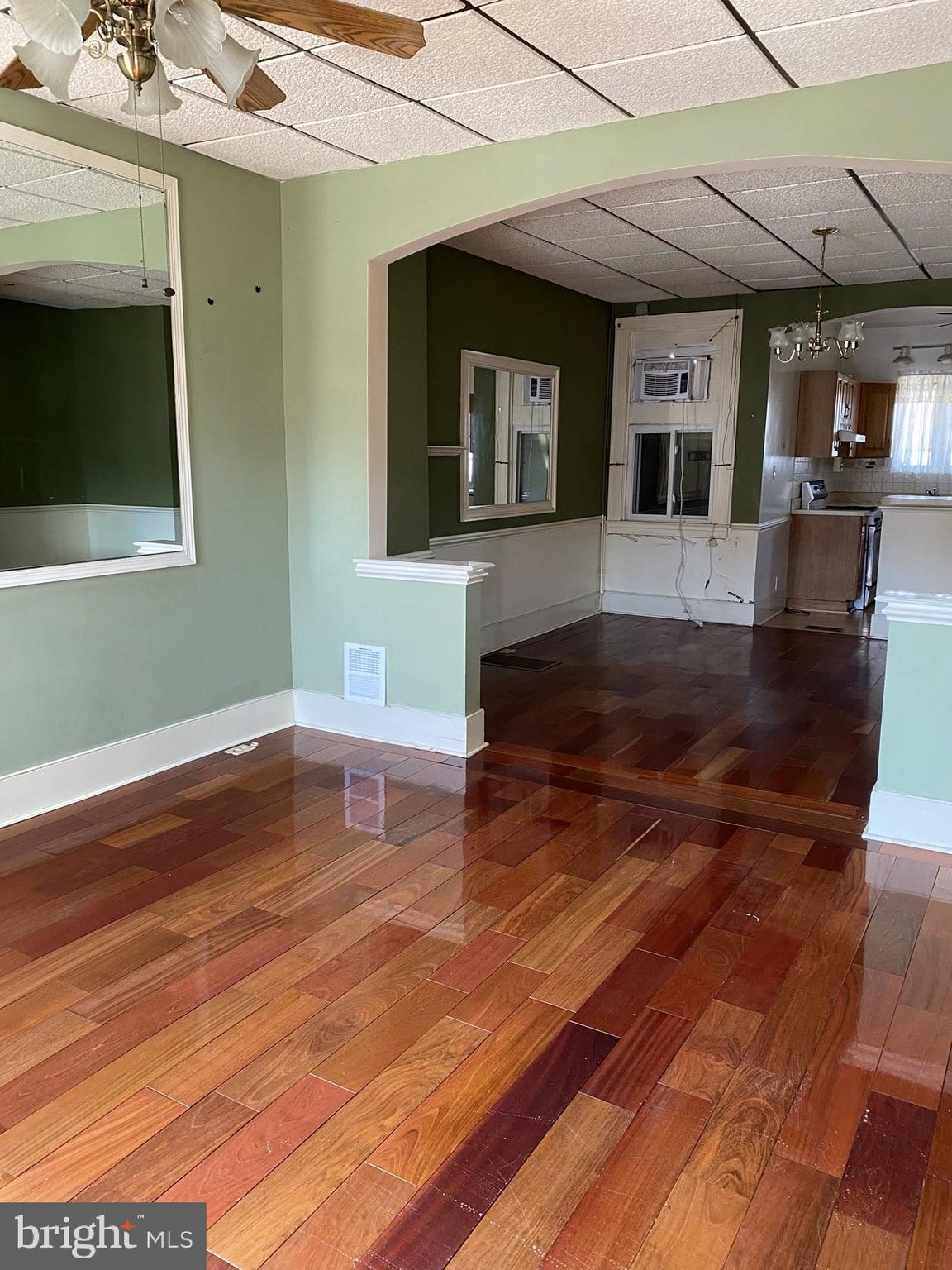 GREEKTOWN - Residential