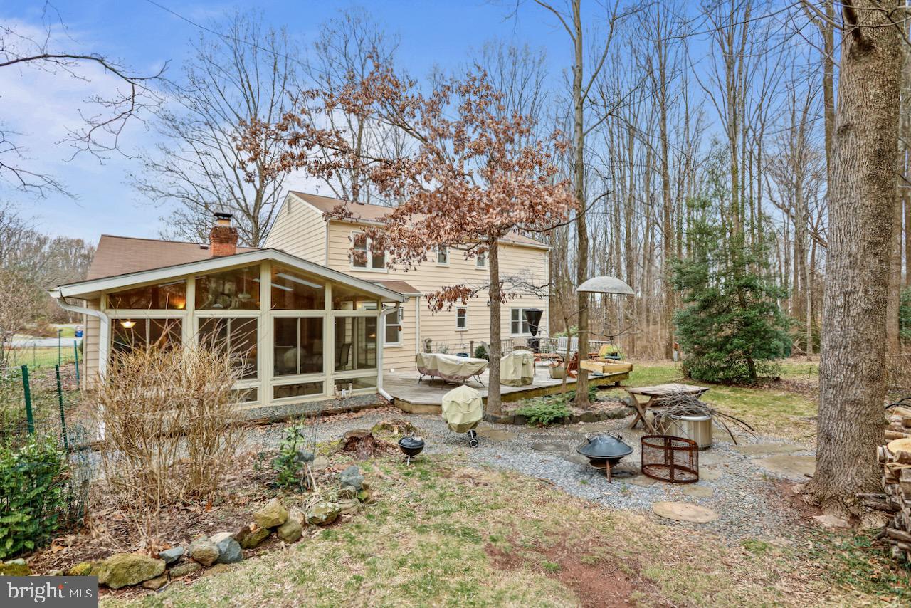 HOLLY KNOLL - Residential