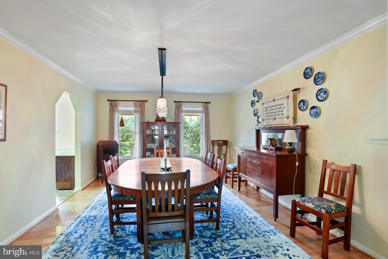 HOLLY KNOLL - Residential