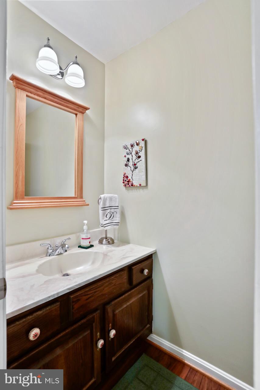 HOLLY KNOLL - Residential