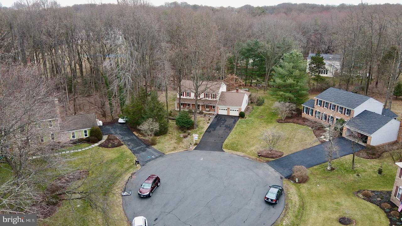 HOLLY KNOLL - Residential