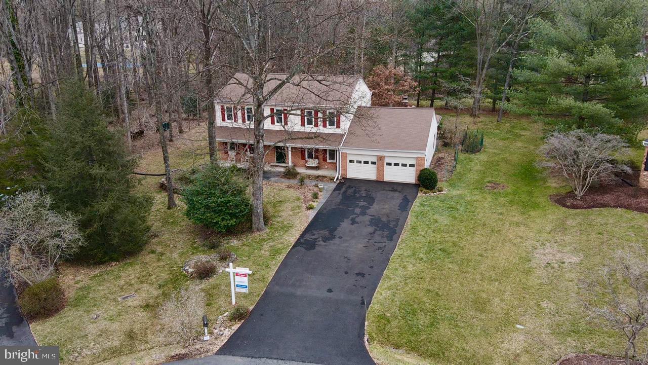 HOLLY KNOLL - Residential