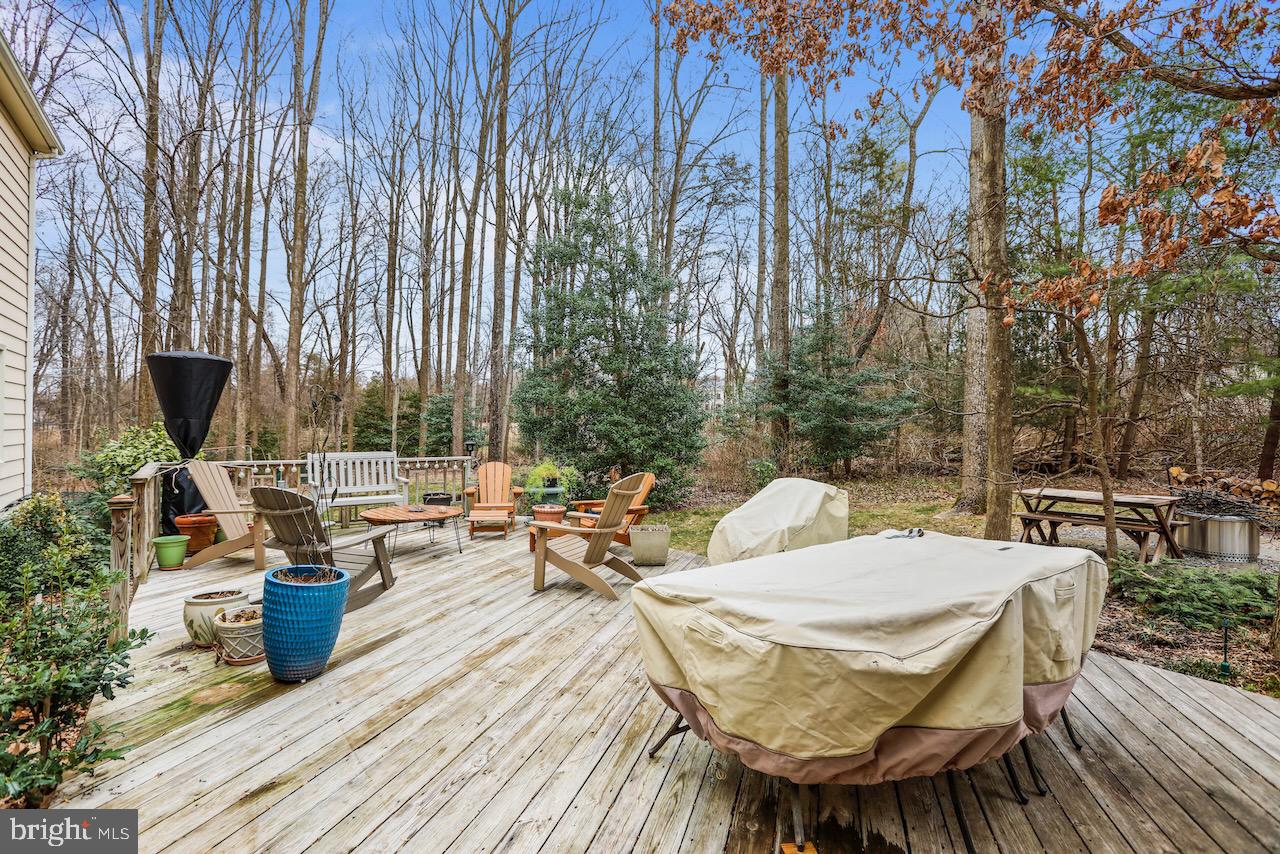 HOLLY KNOLL - Residential