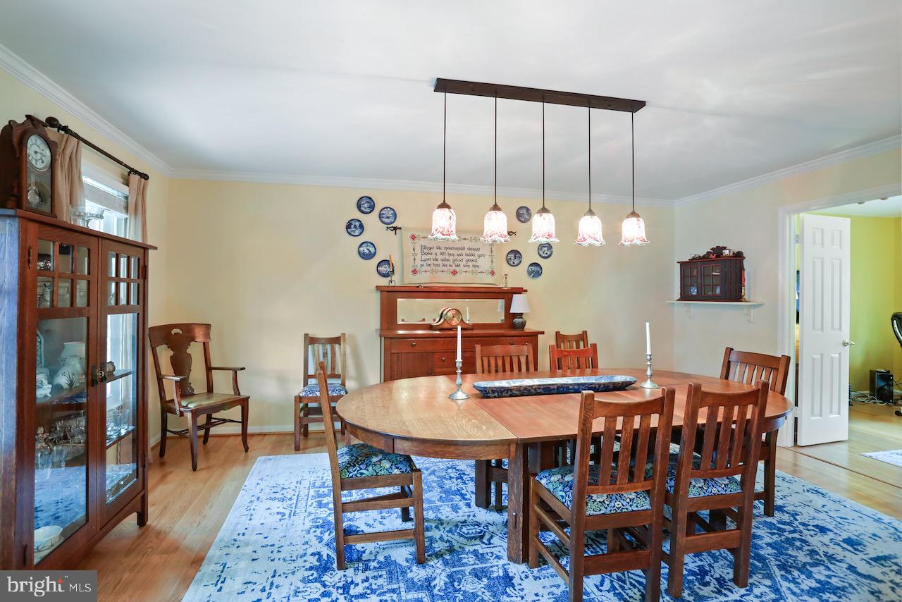 HOLLY KNOLL - Residential