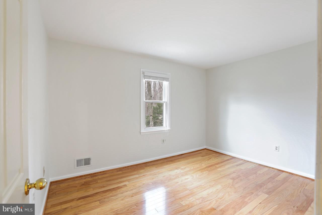 HOLLY KNOLL - Residential