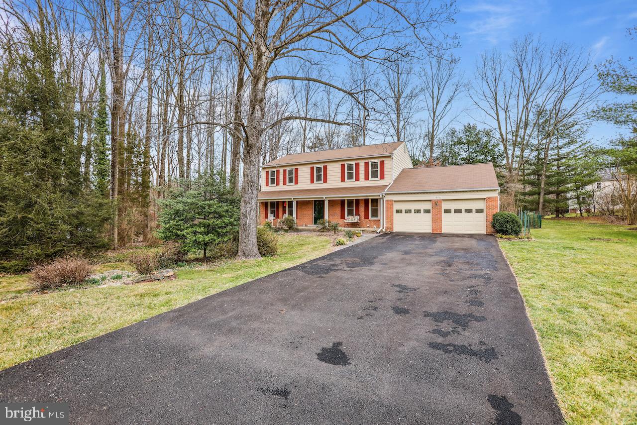 HOLLY KNOLL - Residential