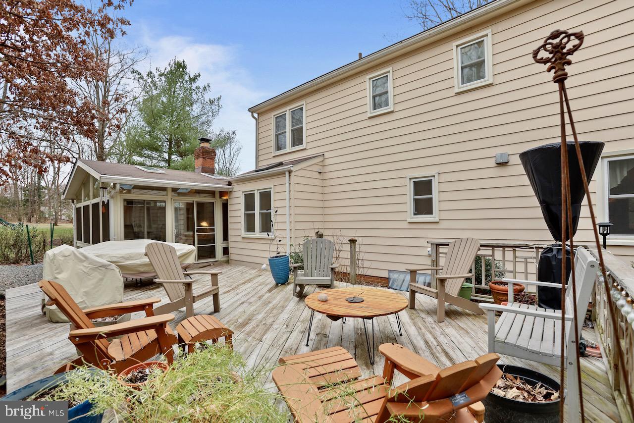 HOLLY KNOLL - Residential