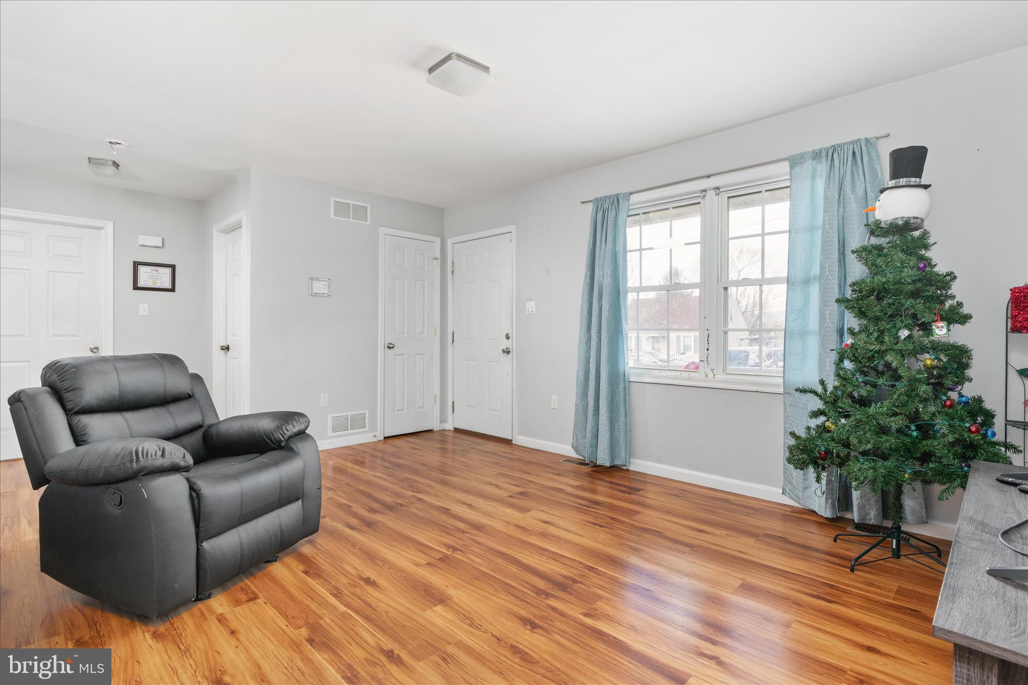 DAVIS STRASBURG - Residential