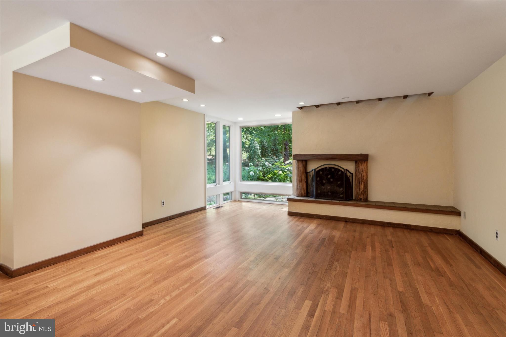 VALLEY FORGE MTN - Residential