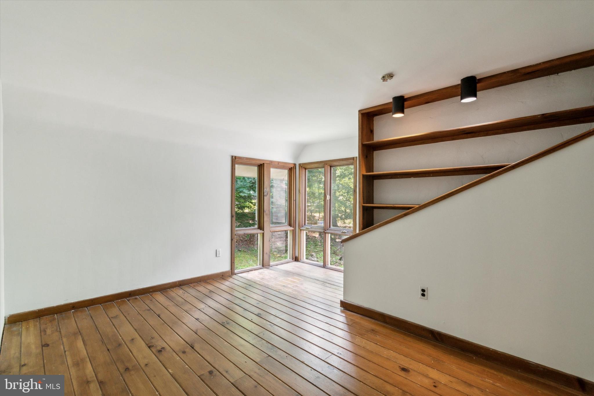 VALLEY FORGE MTN - Residential