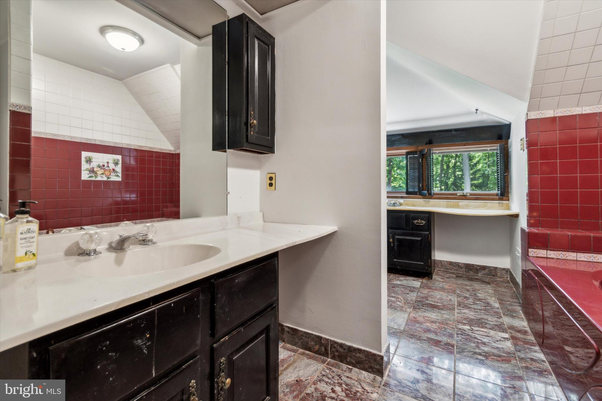 VALLEY FORGE MTN - Residential