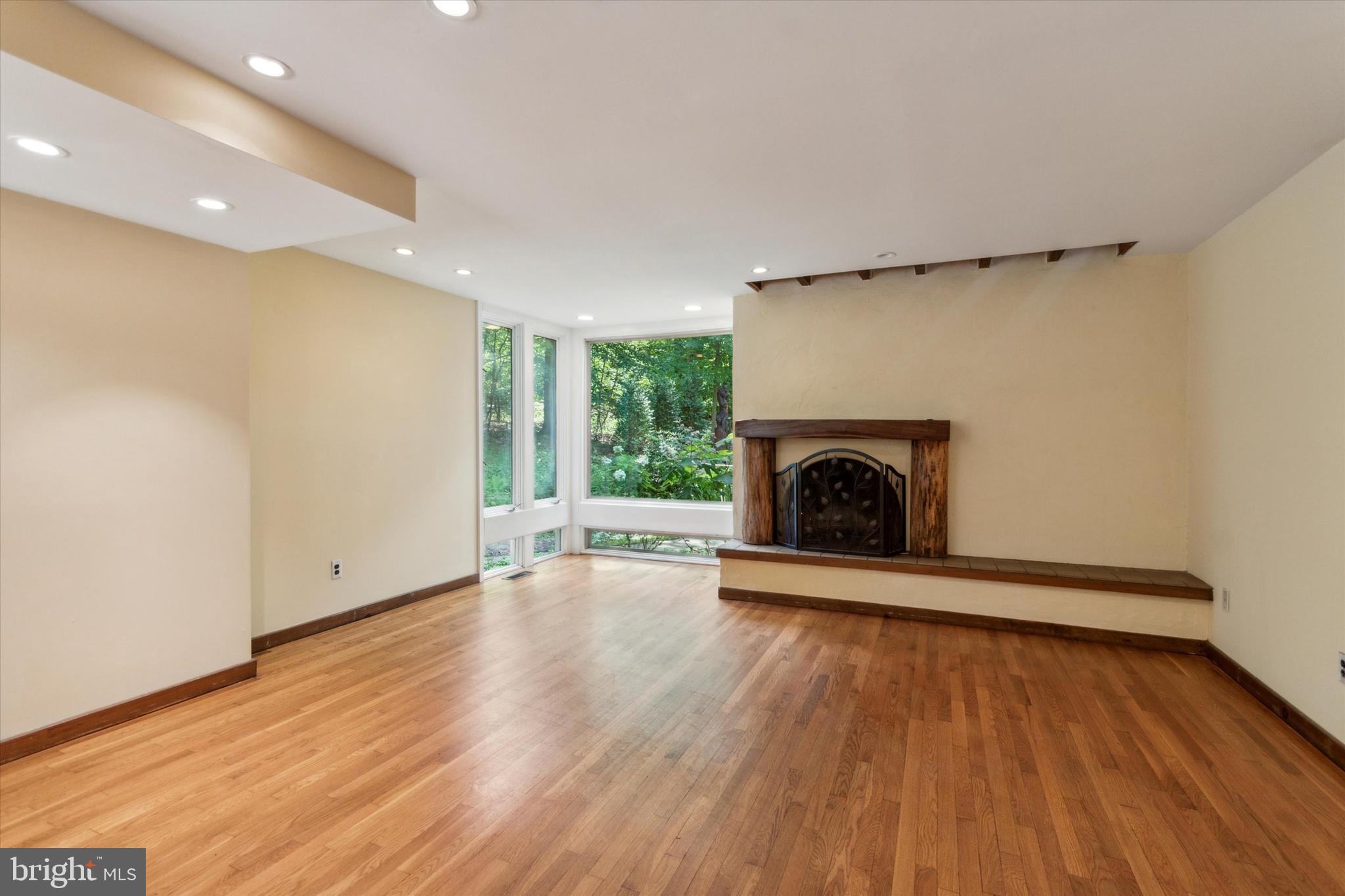 VALLEY FORGE MTN - Residential