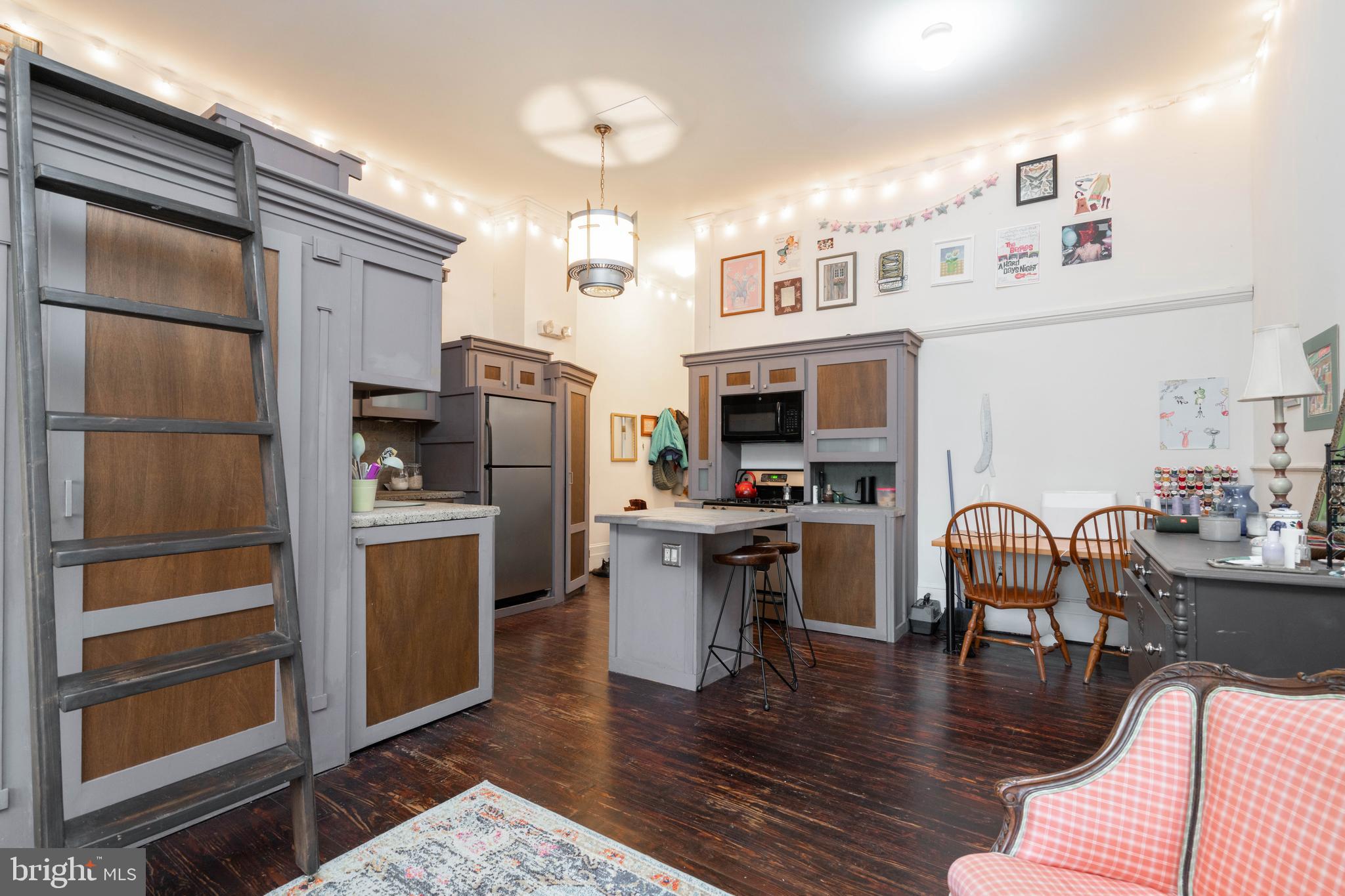 OLD CITY - Residential Income