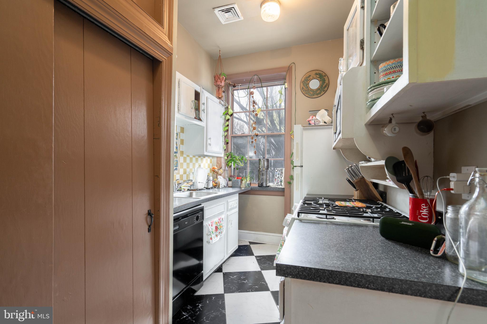 OLD CITY - Residential Income