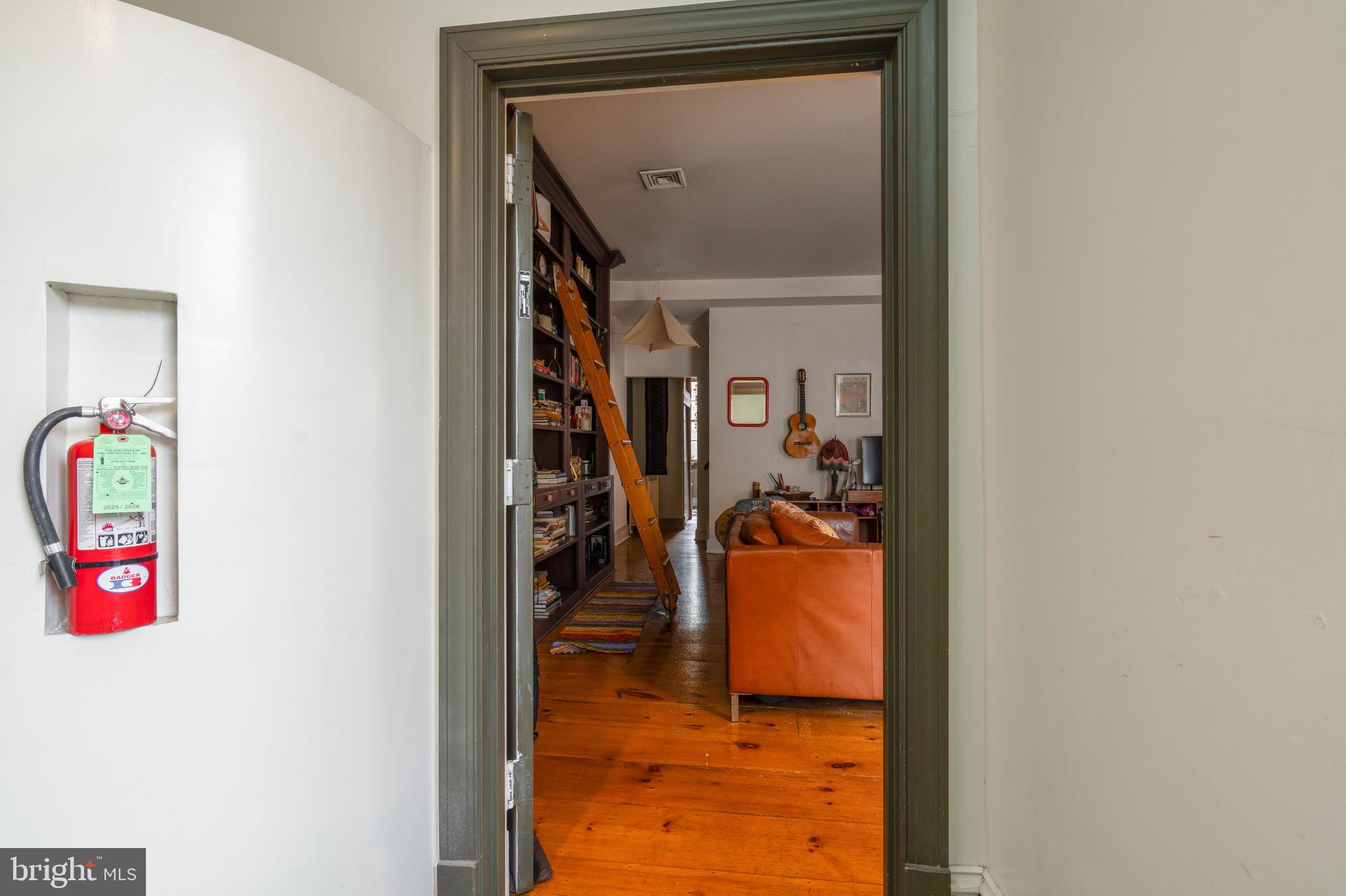 OLD CITY - Residential Income