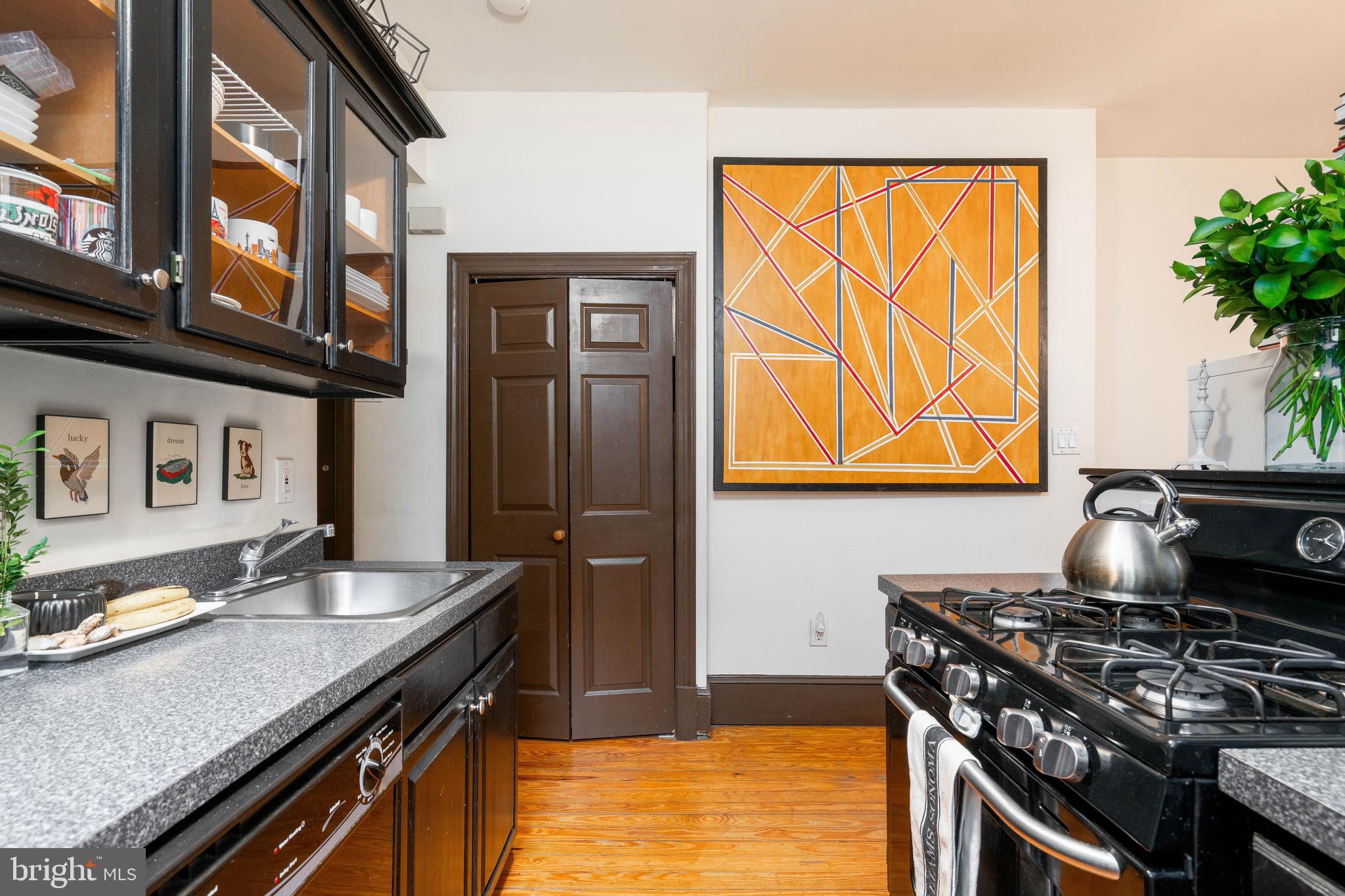 OLD CITY - Residential Income