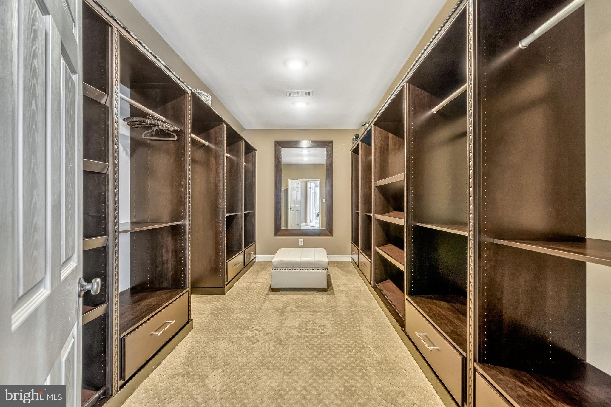 LENAH MILL - THE EXECUTIVES - Residential