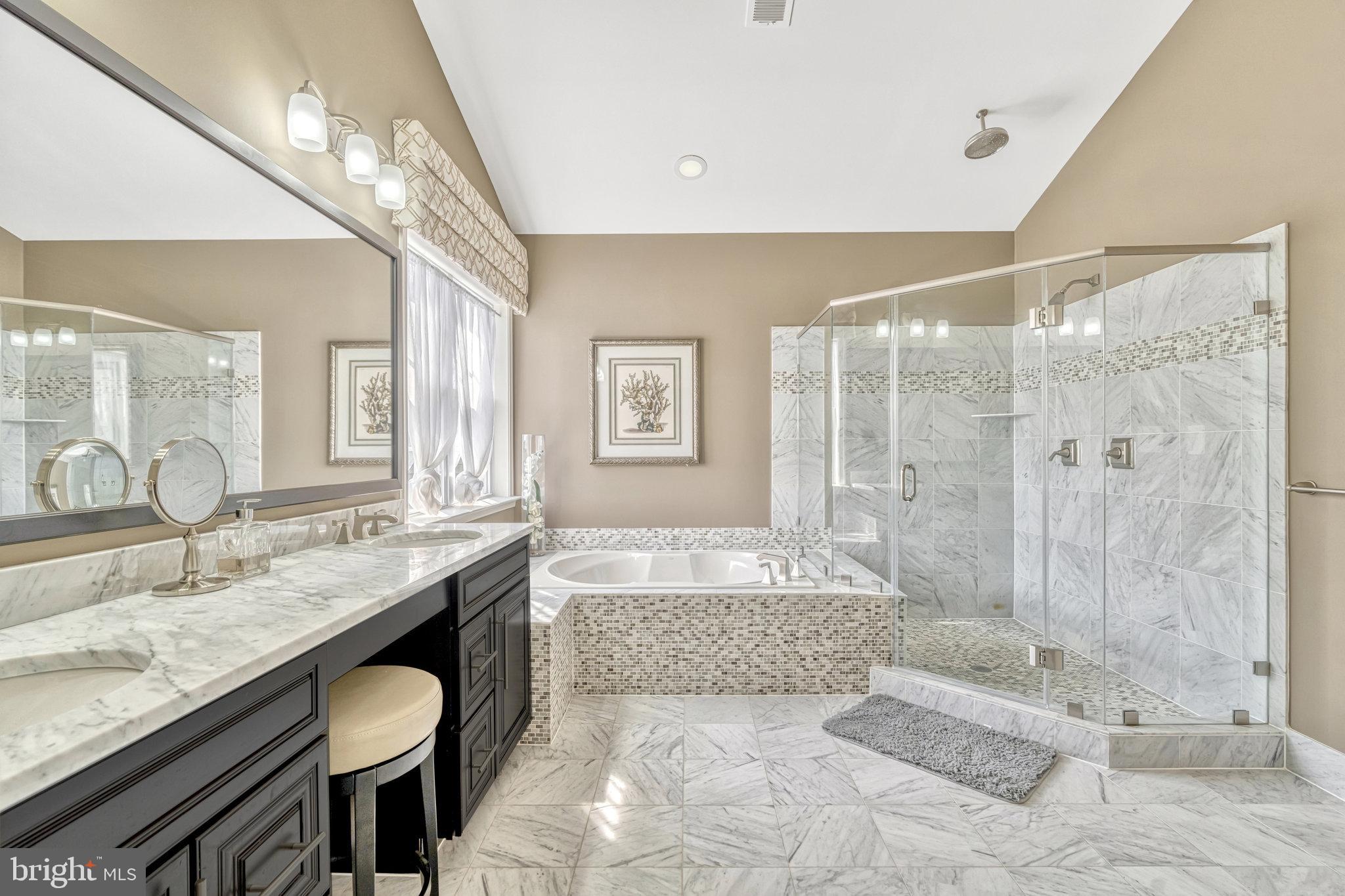 LENAH MILL - THE EXECUTIVES - Residential