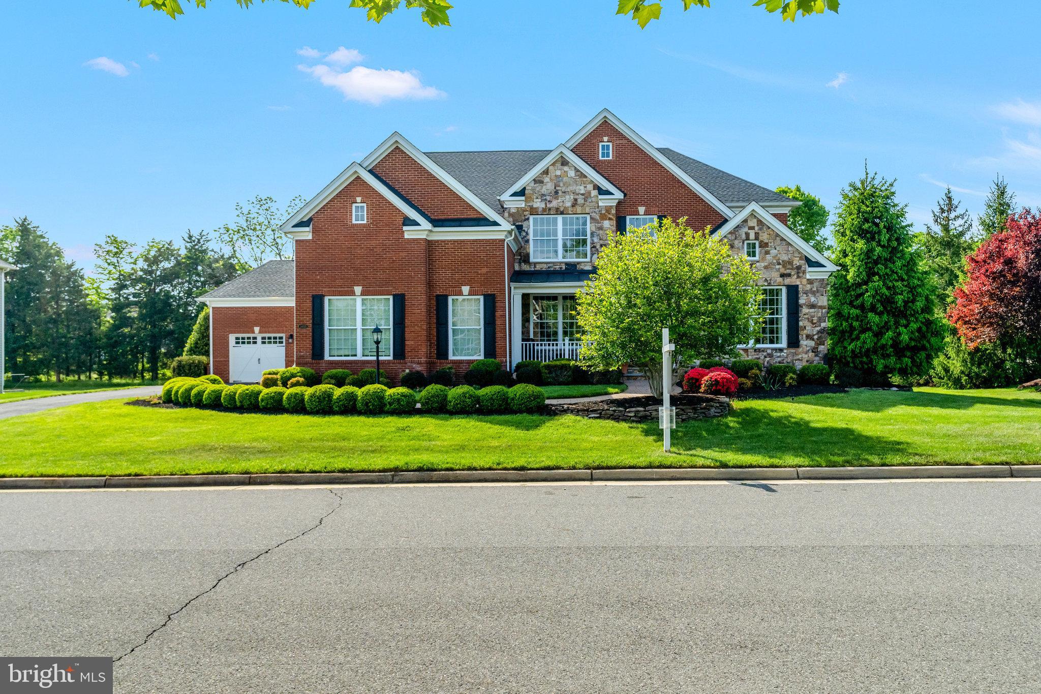 LENAH MILL - THE EXECUTIVES - Residential