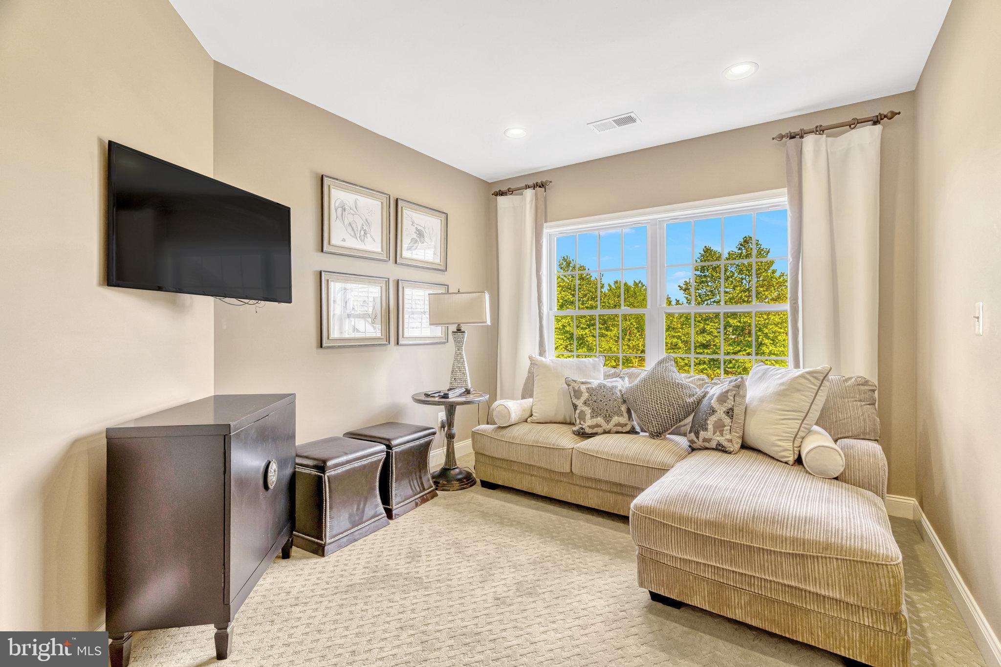 LENAH MILL - THE EXECUTIVES - Residential