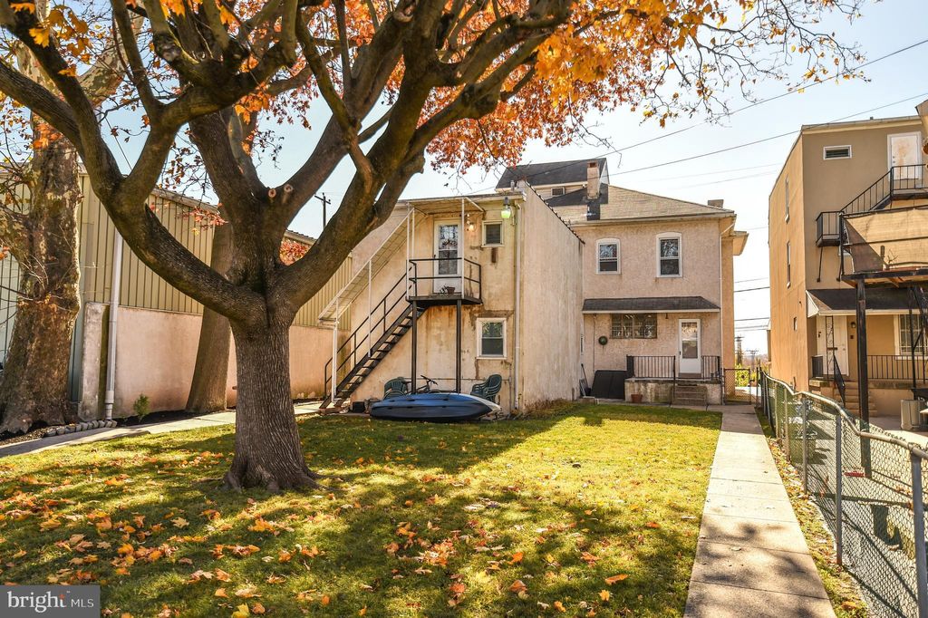 Photo of 1305 E Ridge Pike, PLYMOUTH MEETING, PA 19462 (MLS # PAMC2167776)