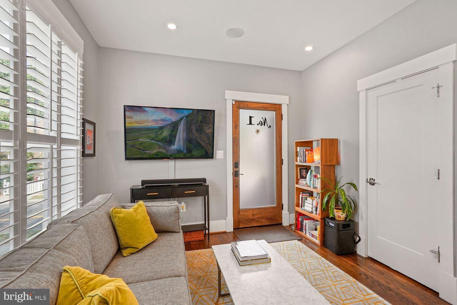 509 FRANKLIN STREET NE UNIT 1