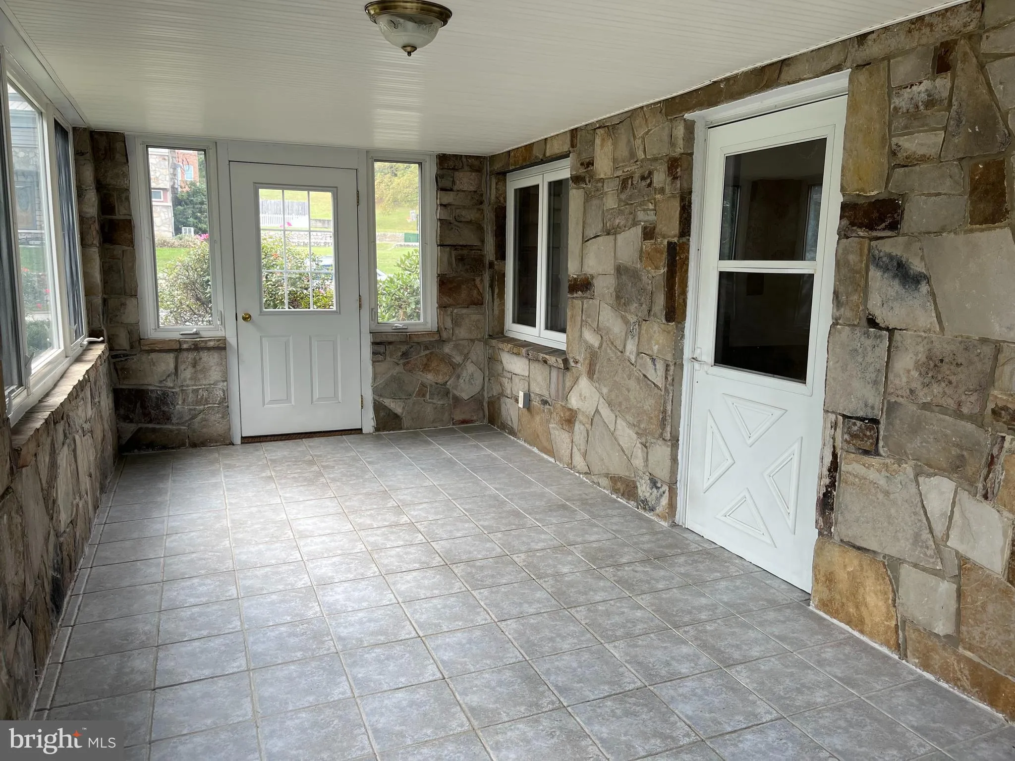 Hancock, Maryland 21750, United States, 3 Bedrooms Bedrooms, ,2 BathroomsBathrooms,Residential,Active,218297