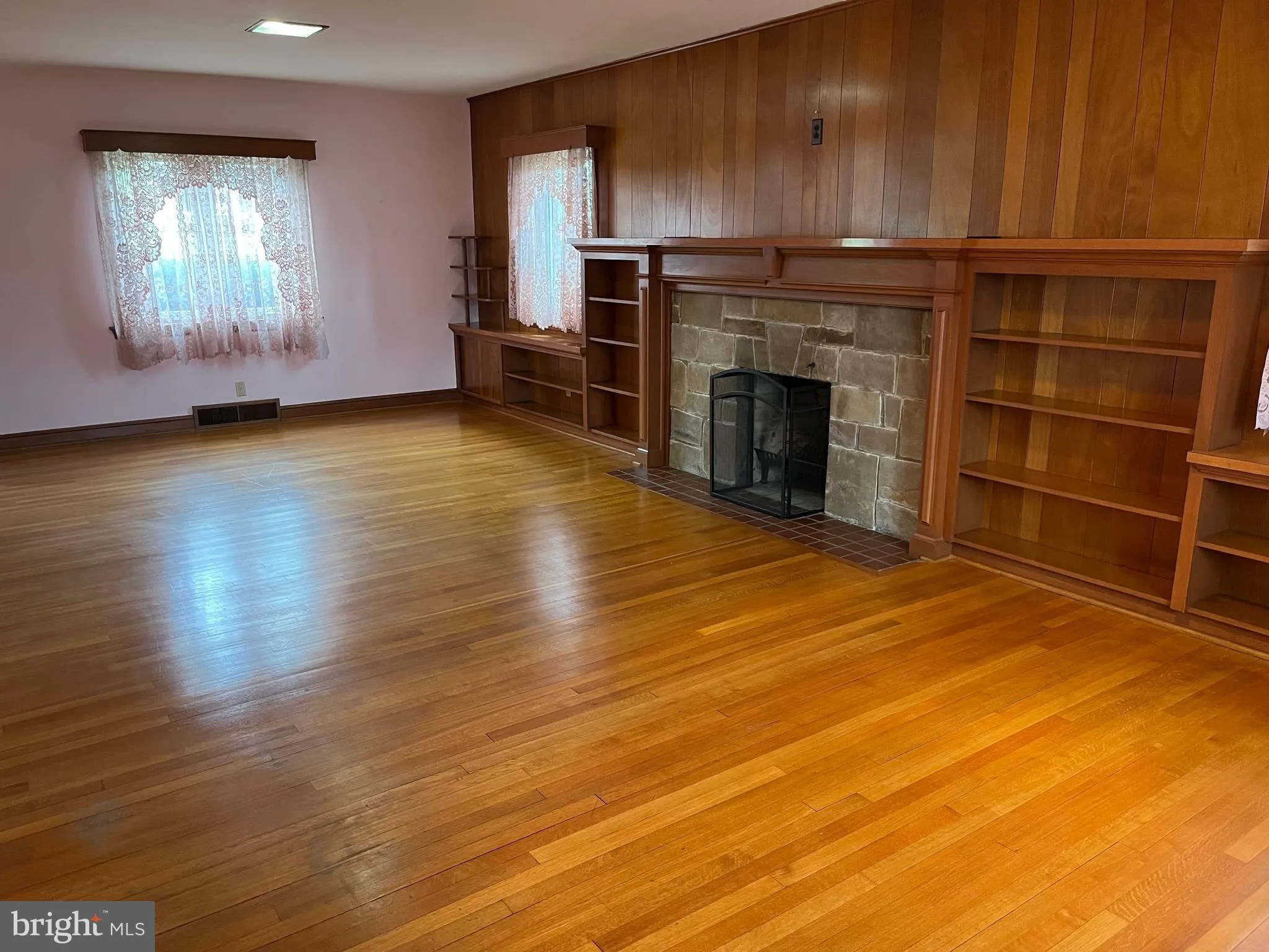 Hancock, Maryland 21750, United States, 3 Bedrooms Bedrooms, ,2 BathroomsBathrooms,Residential,Active,218297