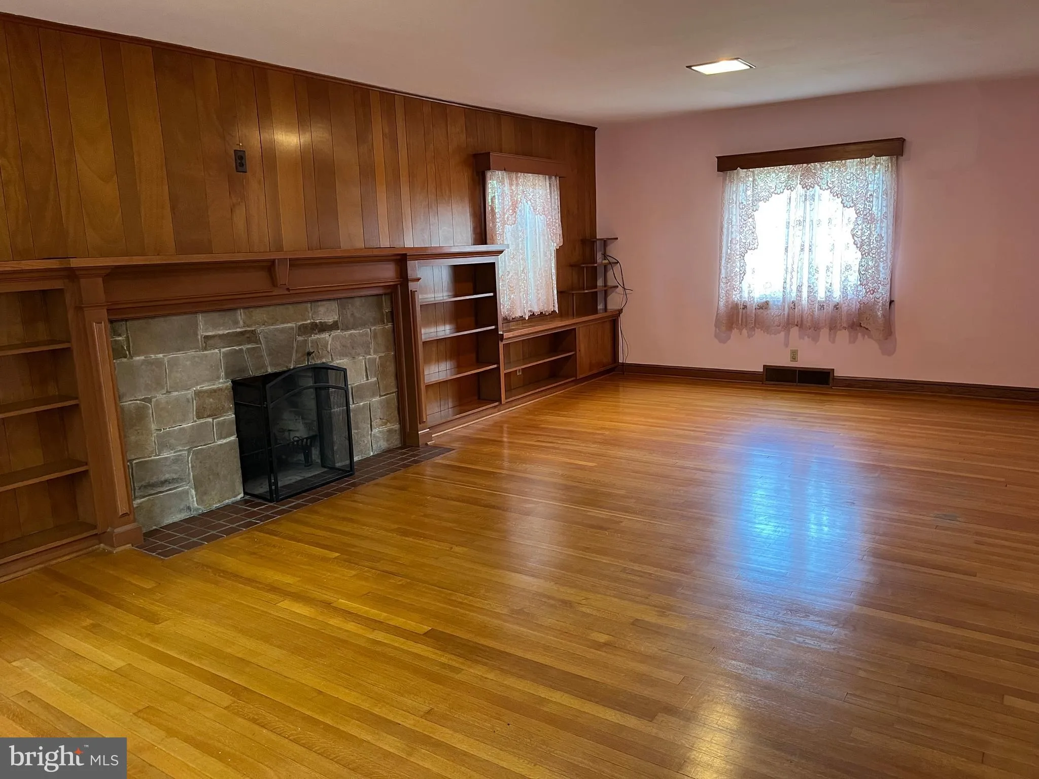 Hancock, Maryland 21750, United States, 3 Bedrooms Bedrooms, ,2 BathroomsBathrooms,Residential,Active,218297