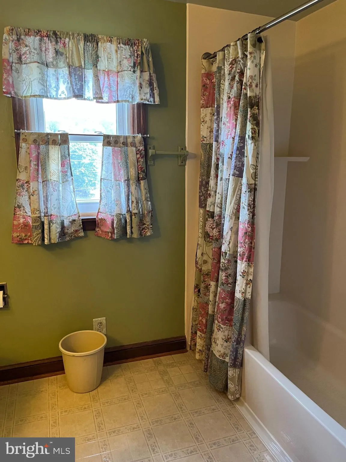 Hancock, Maryland 21750, United States, 3 Bedrooms Bedrooms, ,2 BathroomsBathrooms,Residential,Active,218297