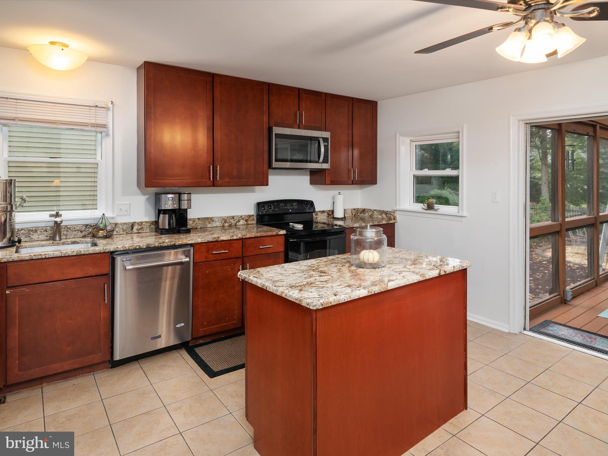 MANHATTAN BEACH - Residential