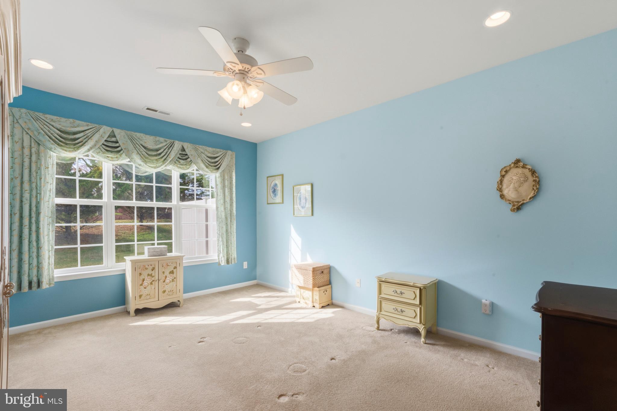 VILLAGES AT HILLVIEW - Residential