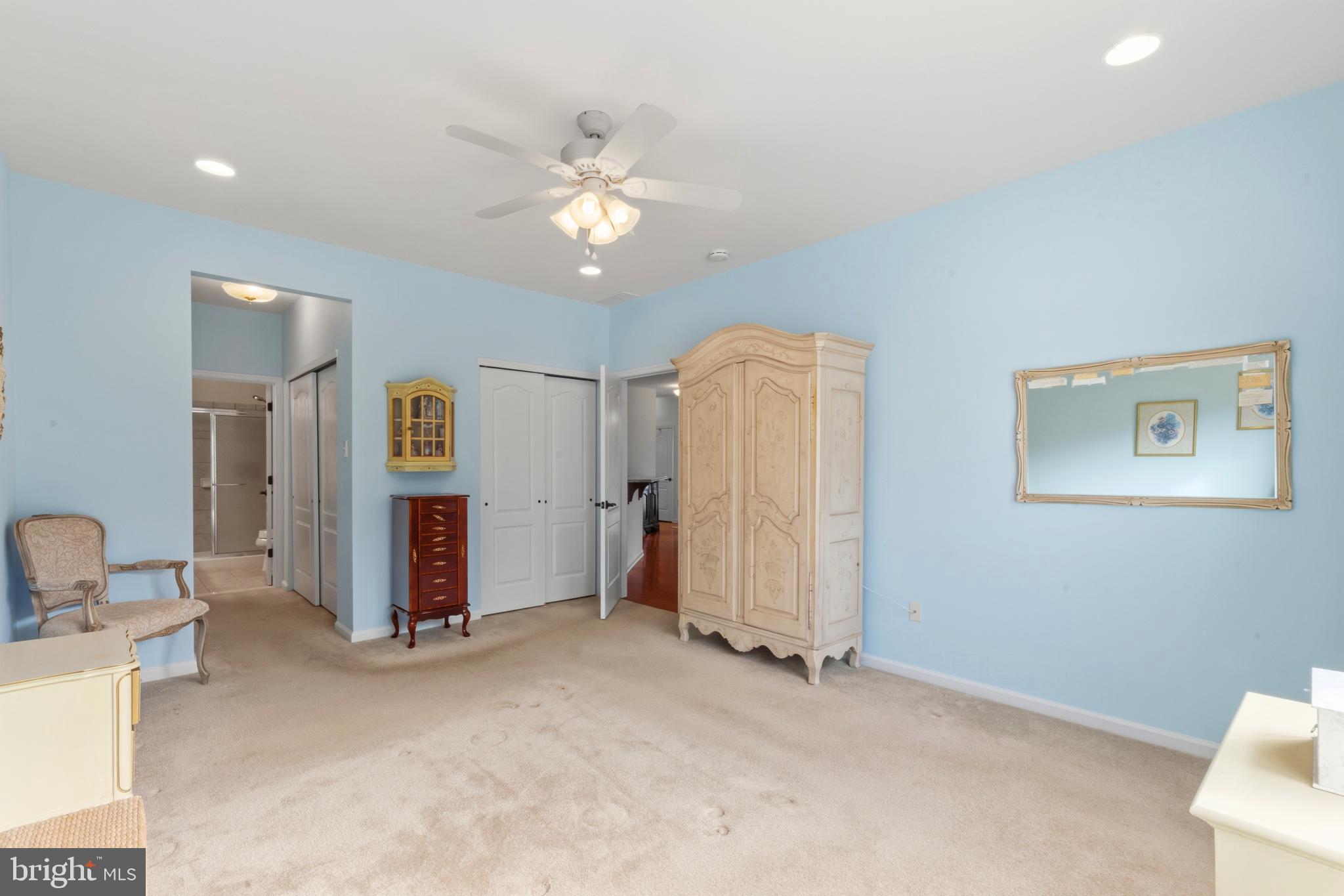 VILLAGES AT HILLVIEW - Residential