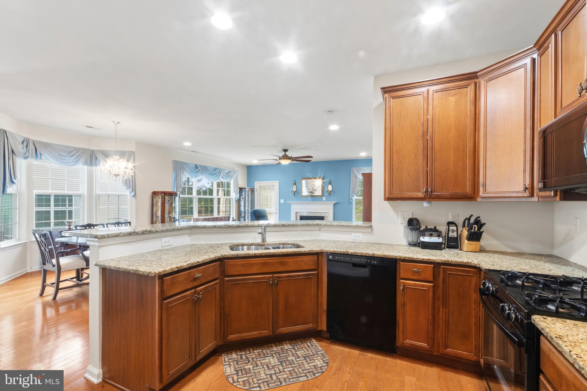 VILLAGES AT HILLVIEW - Residential