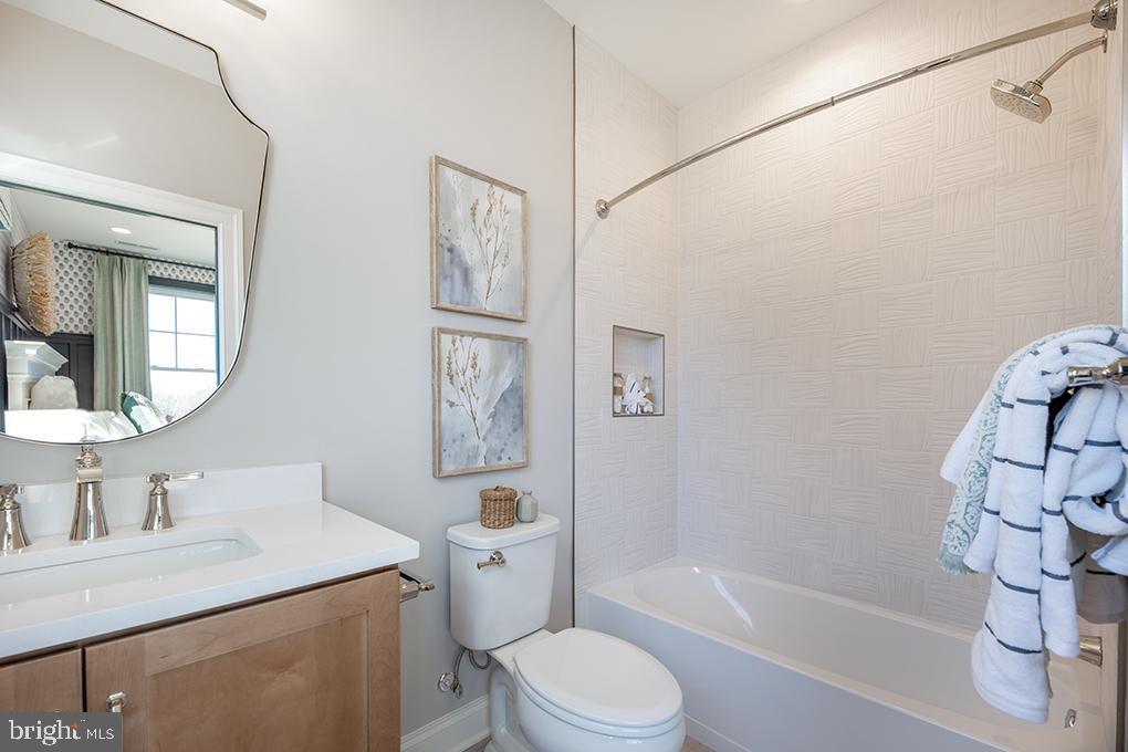 NEWTOWN WALK AT ELLIS PRESERVE - Residential