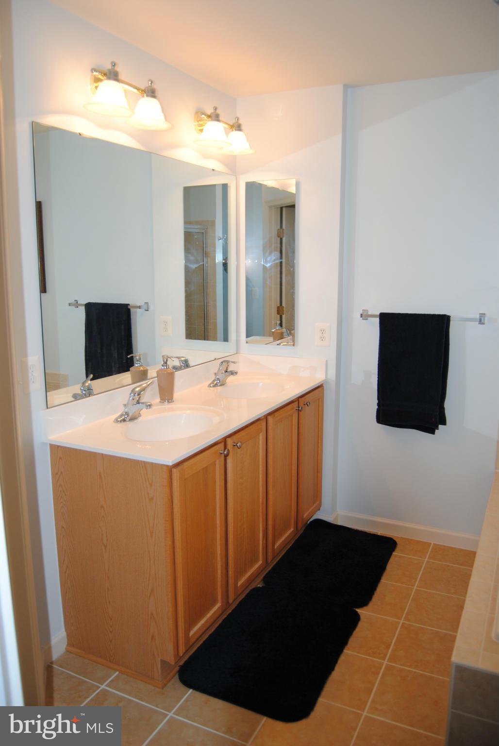 LAKELAND PLACE - Residential