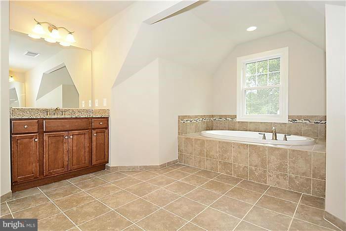 CARDINAL GLEN - Residential