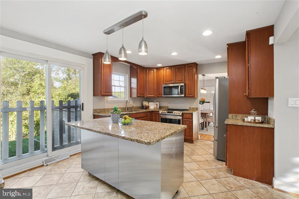 KINGS POINT - Residential