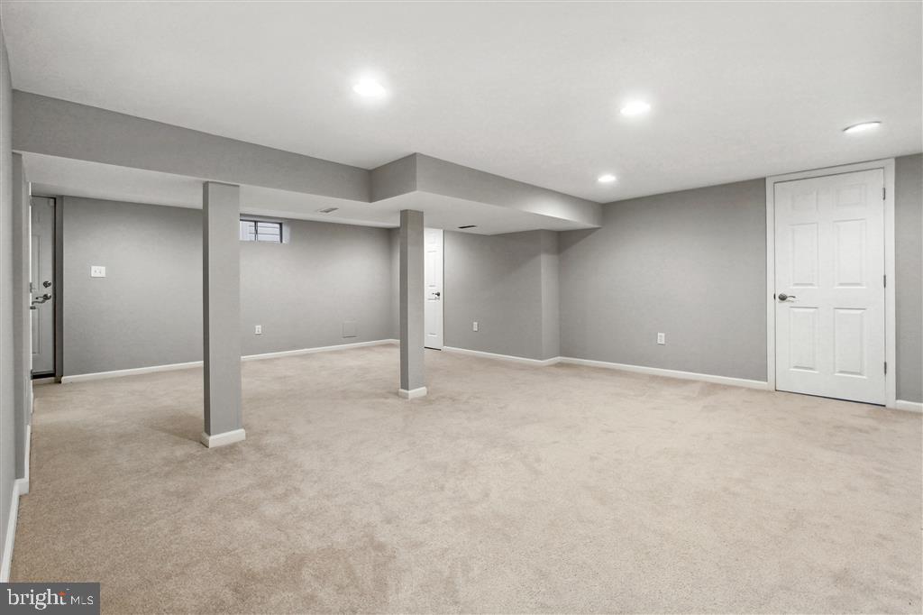 KINGS POINT - Residential