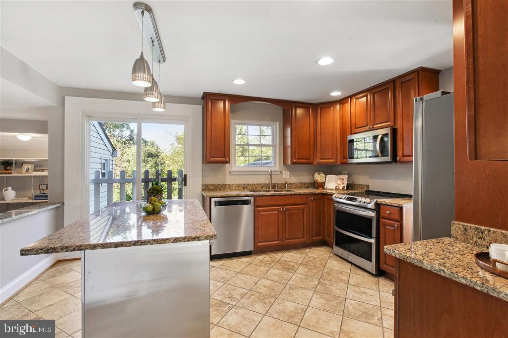 KINGS POINT - Residential