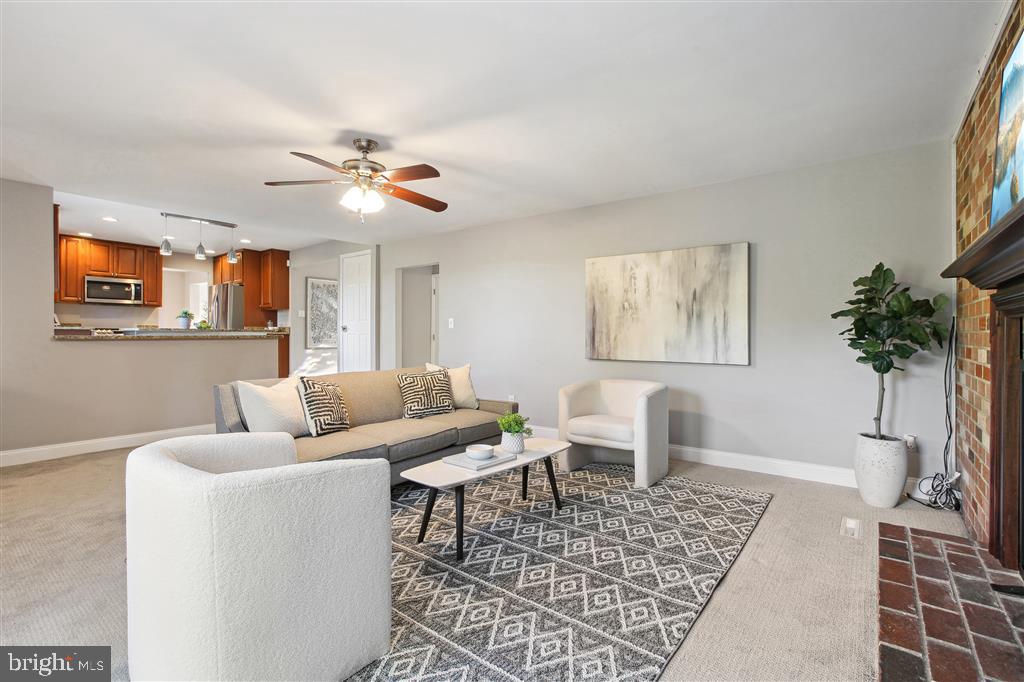 KINGS POINT - Residential