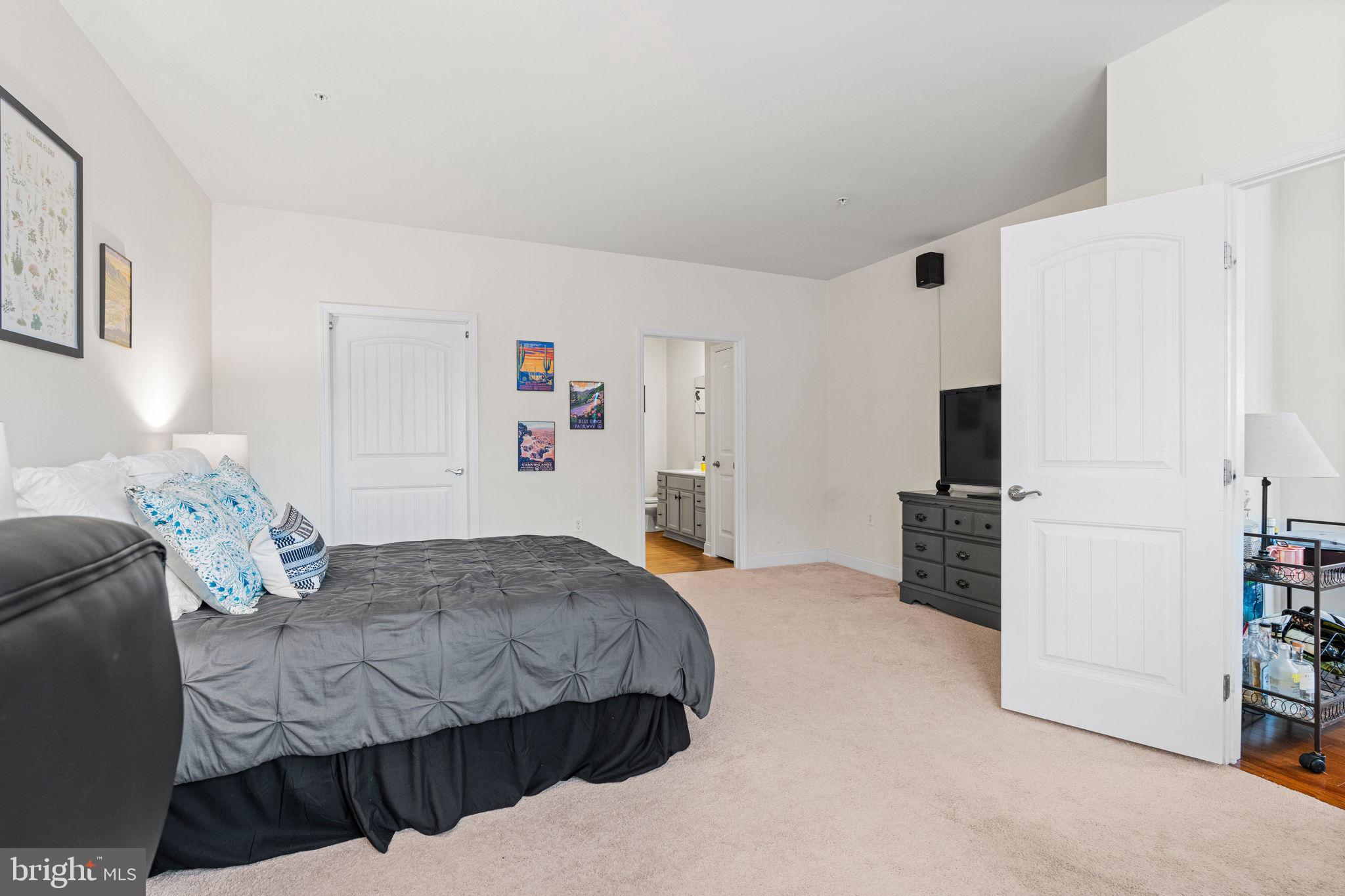 DEER RUN COMMONS - Residential