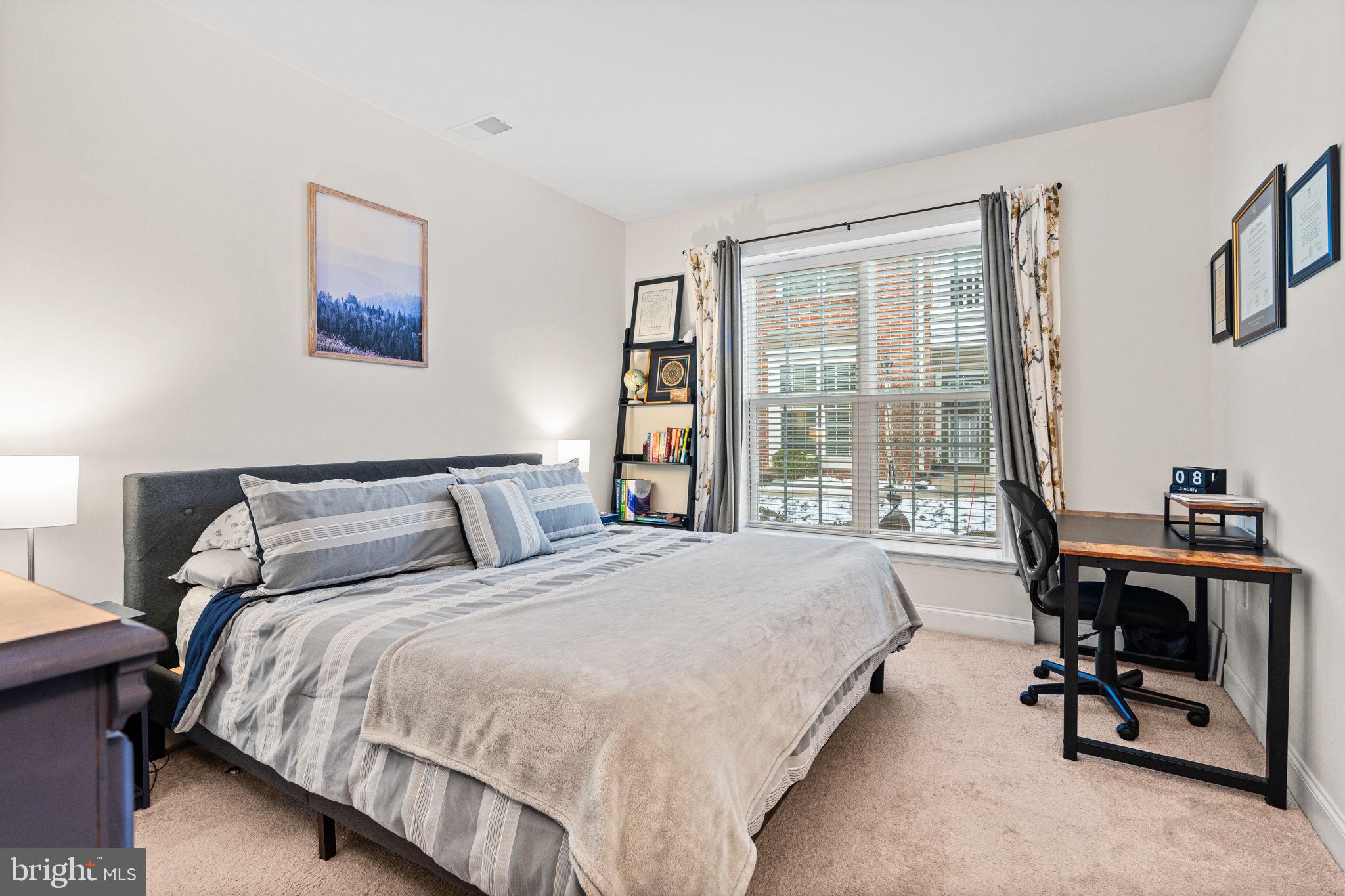 DEER RUN COMMONS - Residential