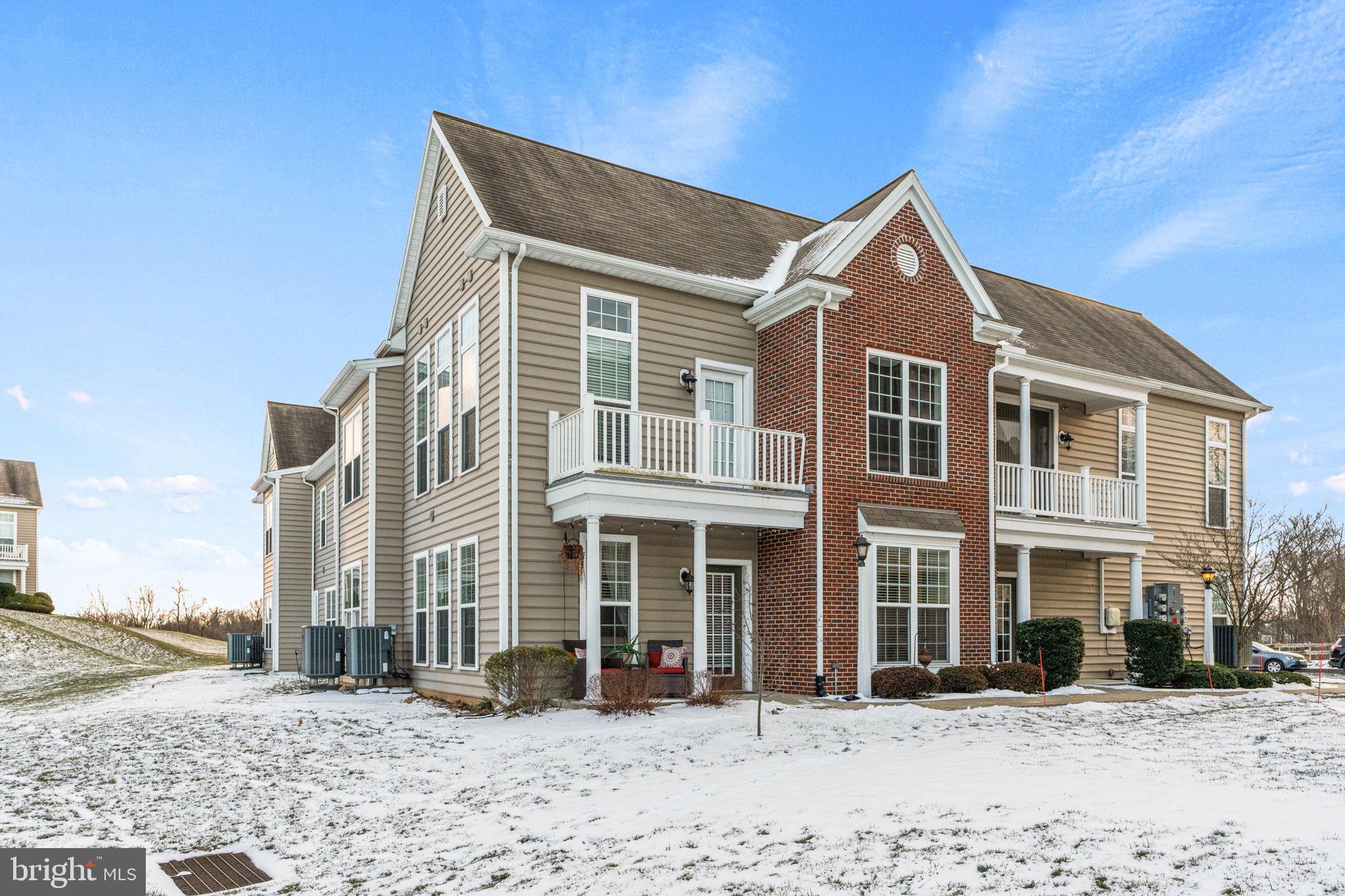 DEER RUN COMMONS - Residential