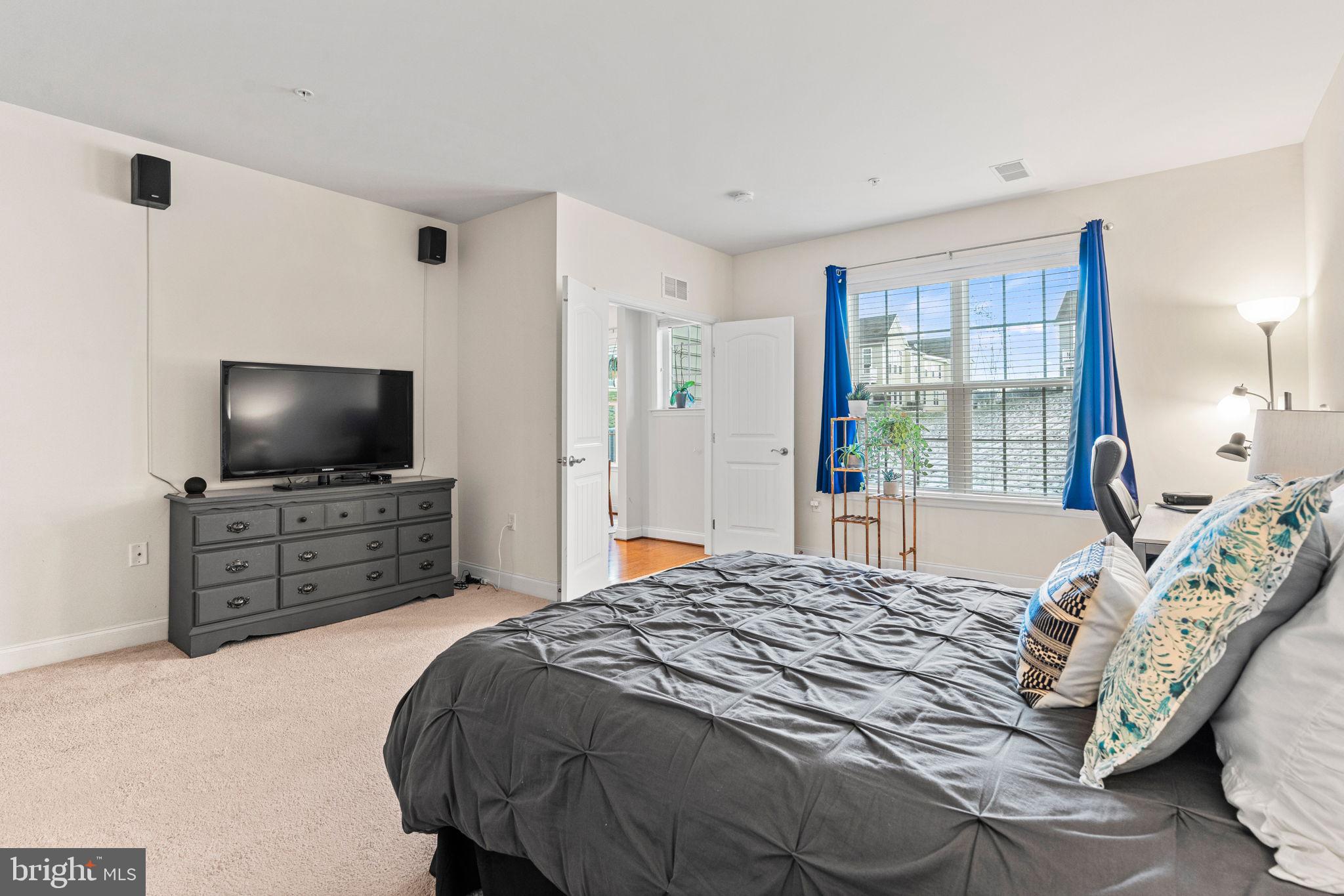 DEER RUN COMMONS - Residential